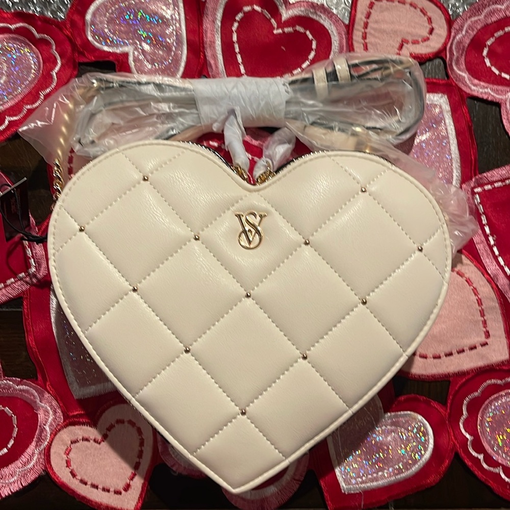 Victoria’s Secret Heart Crossbody Bag 🤍